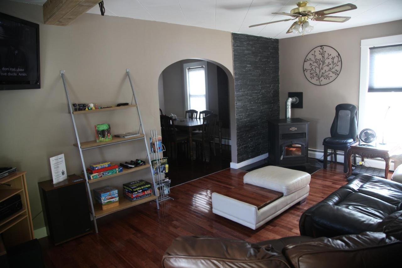 Charming Home Near Ski Areas Rumford Экстерьер фото